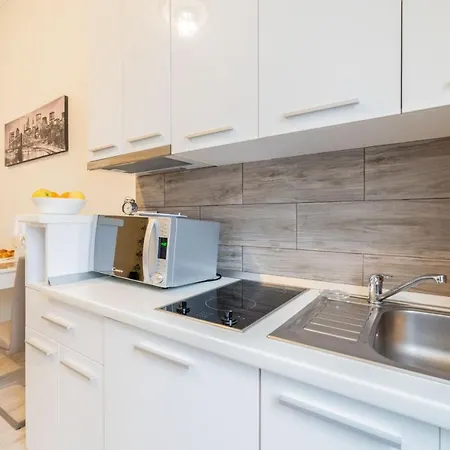 White Central Apartment Budapest