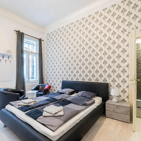 Apartment White Central