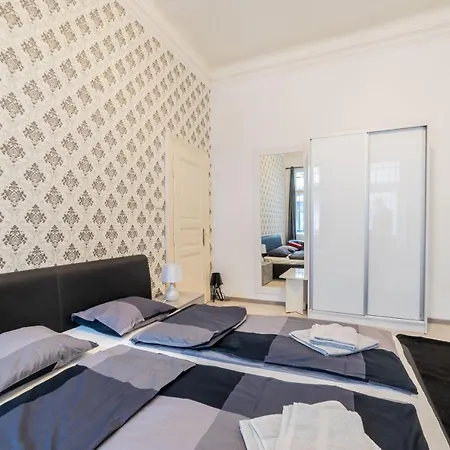 Apartment White Central